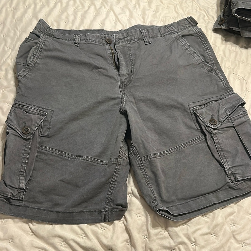 American eagle men’s flex cargo shorts